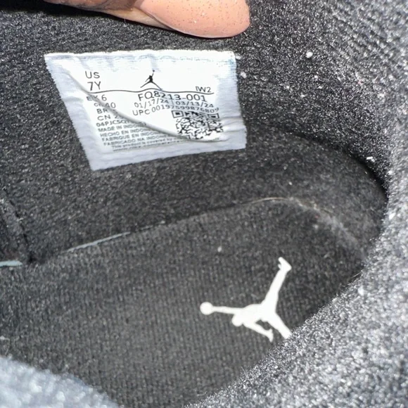 AIR Jordan 4 White Thunder Retro Kids Sneakers Black White - Picture 5 of 9